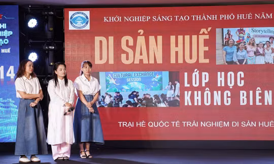 Tại vòng Bán kết, các nhóm dự thi trình bày ý tưởng, mô hình kinh doanh.
