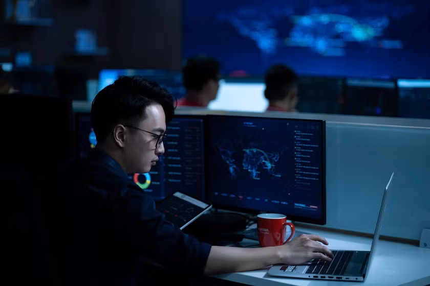 Cần xây dựng 'hệ sinh thái giữ người' cho lĩnh vực an ninh mạng. Ảnh: VGP