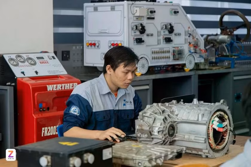 Sinh viên kỹ thuật tại Đại học Công nghệ Kỹ thuật TP.HCM. Ảnh: Phương Lâm.