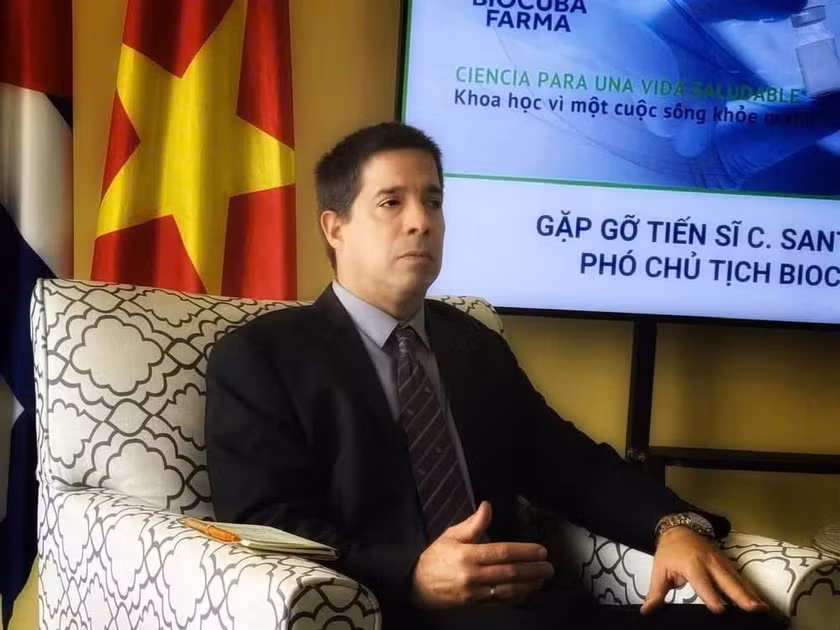 Tiến sĩ Santiago Dueñas, Phó Chủ tịch Tập đoàn Công nghệ sinh học và dược phẩm quốc gia của Cuba (BioCubaFarma).