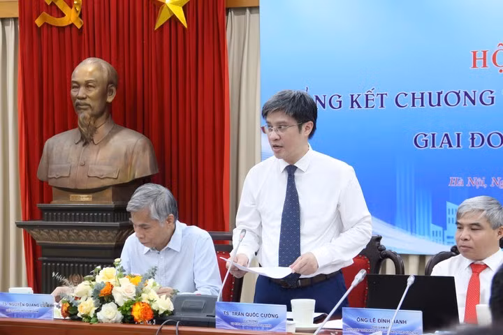 Vụ trưởng Vụ Khoa học Xã hội và Tự nhiên Trần Quốc Cường phát biểu khai mạc Hội thảo.