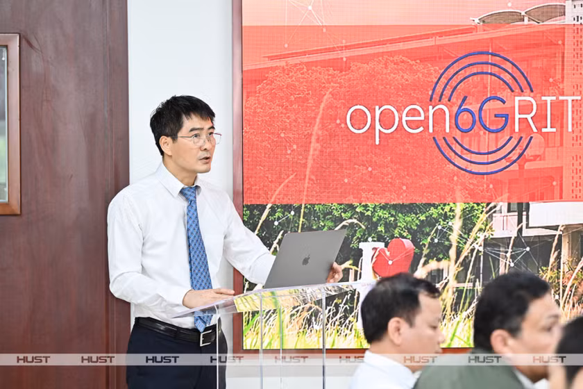 Ông Nguyễn Phong Nhã - Phó Cục trưởng Cục Viễn thông, Bộ Khoa học và Công nghệ - chia sẻ kết quả thực tế triển khai 5G và lộ trình 6G tại Việt Nam