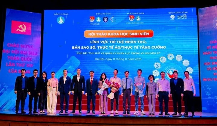 Các đại biểu và Ban Cố vấn của Hội thảo. Ảnh: Bảo Lâm