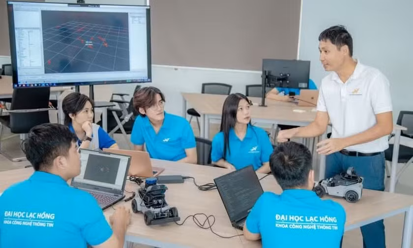 Sinh viên Khoa Công nghệ thông tin, Trường Đại học Lạc Hồng. Ảnh: LHU.