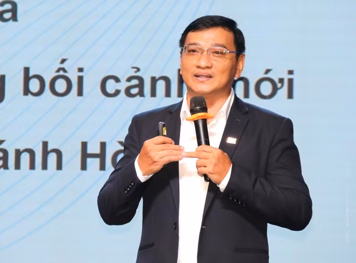 Tiến sĩ Thái Kim Phụng (Đại học Kinh tế TP.HCM) cho rằng phần lớn các doanh nghiệp của tỉnh Khánh Hòa còn quản trị phụ thuộc vào kinh nghiệm cá nhân - Ảnh: NGUYỄN HOÀNG.