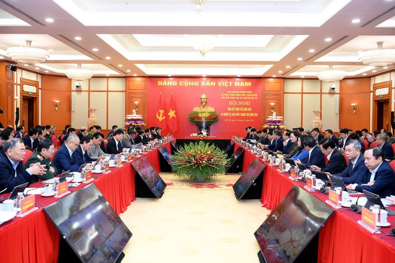 Tổng Bí thư Tô Lâm chủ trì Hội nghị tổng kết công tác năm 2025 của Ban Chỉ đạo Trung ương về phát triển khoa học, công nghệ, đổi mới sáng tạo và chuyển đổi số. (Ảnh ĐĂNG KHOA)