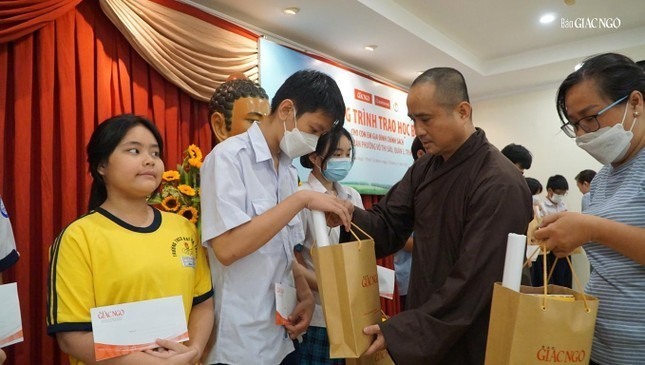 Chương trình học bổng là hoạt động thiết thực, mang đậm tinh thần nhân văn, thể hiện sự quan tâm của Báo Giác Ngộ đối với cộng đồng, đặc biệt là thế hệ trẻ