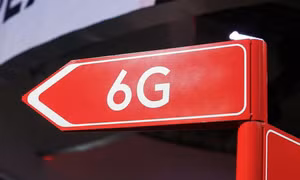 Biển hiệu chỉ dẫn tới khu trải nghiệm mạng 6G của một nhà mạng tại sự kiện MWC 2023. Ảnh: Lưu Quý
