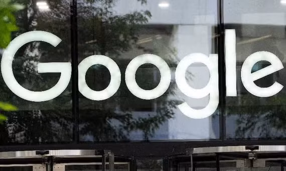 The Google logo is seen outside the company's offices in London, Britain, June 24, 2025. REUTERS/Carlos Jasso/File Photo Purchase