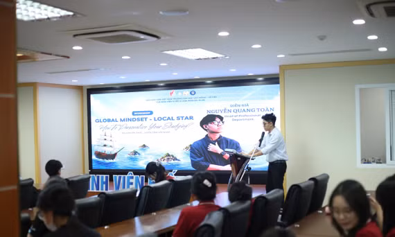  TALK SHOW “ỨNG DỤNG AI TRONG VIỆC HỌC TIẾNG ANH” 