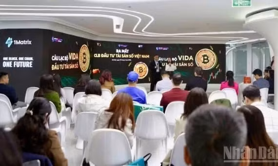 Sự kiện thu hút sự tham dự của hơn 100 khách mời, mở ra không gian đối thoại về tri thức, trách nhiệm và tương lai của thị trường tài sản số. (Ảnh: PV)