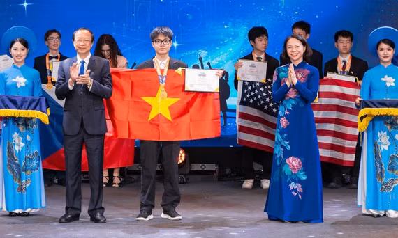 Học sinh Việt Nam nhận giải thưởng tại Olympic Thiên văn và Vật lý thiên văn quốc tế năm 2026 - Ảnh: BTC