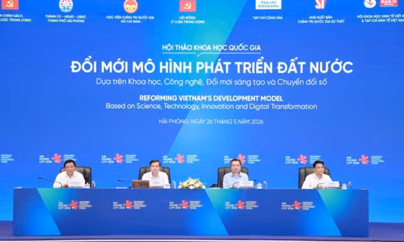 Các đồng chí chủ trì Hội thảo.