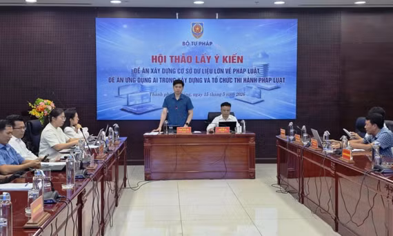 Hội thảo lấy ý kiến về Đề án "Xây dựng Cơ sở dữ liệu lớn về pháp luật" và "Ứng dụng trí tuệ nhân tạo (AI) trong xây dựng và tổ chức thi hành pháp luật" - Ảnh: VGP/Nhật Anh