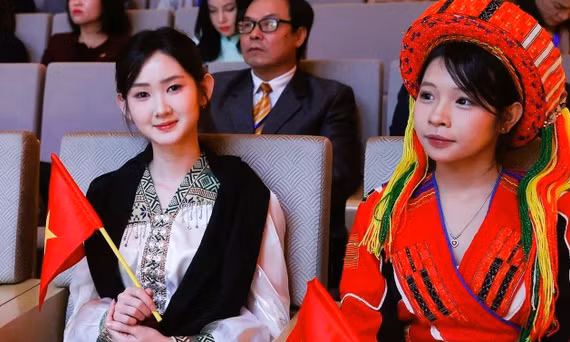 Hơn 5.400 sinh viên dân tộc thiểu số tham gia lớp học trí tuệ nhân tạo