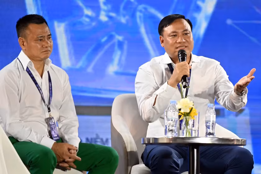 ...và Đại tá Nguyễn Tiến Đạt, Phó Giám đốc CATP trả lời...