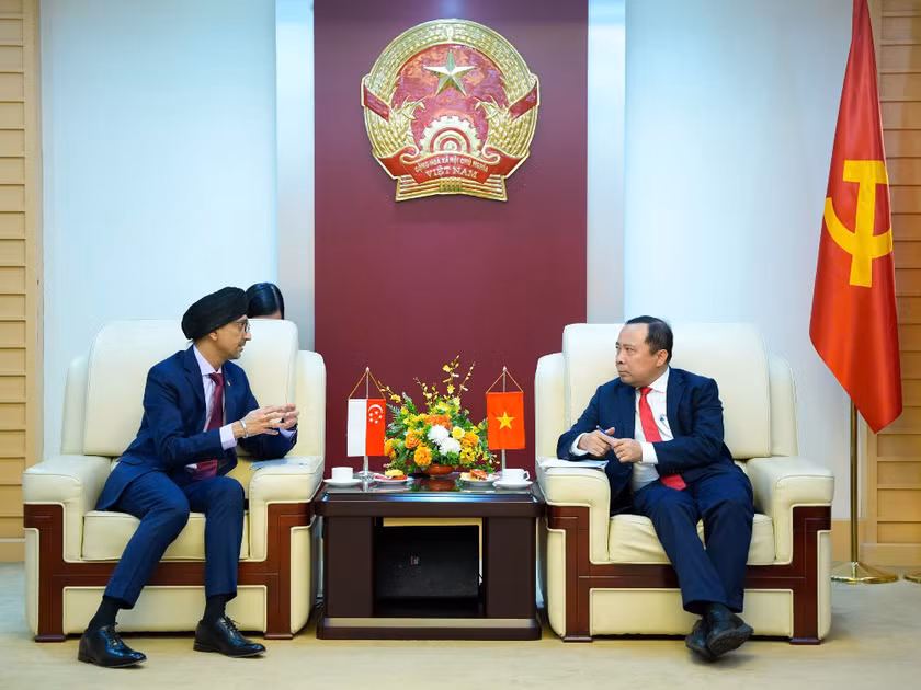 Bộ trưởng Vũ Hải Quân và ông Rajpal Singh tại buổi tiếp.