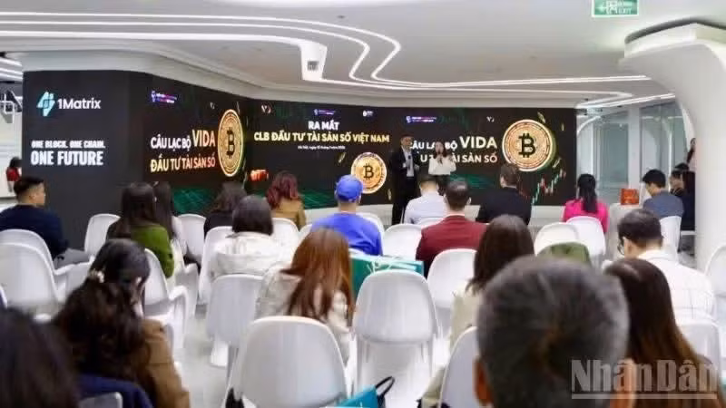 Sự kiện thu hút sự tham dự của hơn 100 khách mời, mở ra không gian đối thoại về tri thức, trách nhiệm và tương lai của thị trường tài sản số. (Ảnh: PV)