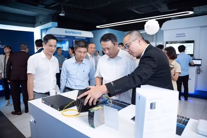 SafeGate giới thiệu các sản phẩm an ninh mạng tại lễ ra mắt.
