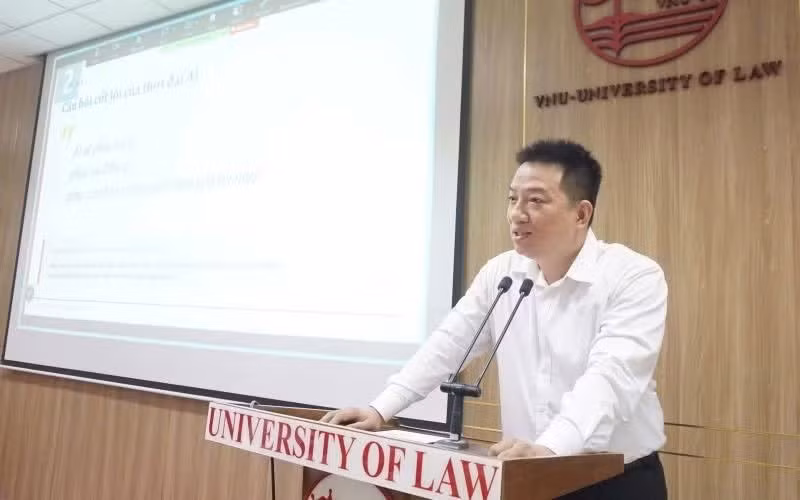 Tiến sĩ Hồ Đức Thắng, Đại biểu Quốc hội hoạt động chuyên trách tại Ủy ban Văn hóa và Xã hội phát biểu tại toạ đàm.