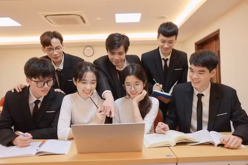 GD&amp;TĐ - Người học ngành khoa học cơ bản, kỹ thuật then chốt, công nghệ chiến lược có thể được cấp học bổng từ 3,7 đến 8,4 triệu đồng tùy chương trình, trình độ đào tạo.