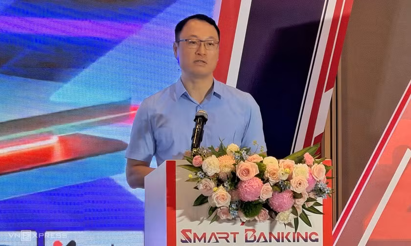 Thượng tá Triệu Mạnh Tùng, Phó Cục trưởng An ninh mạng, Bộ Công an, phát biểu tại sự kiện, sáng 22/10. Ảnh: Lưu Quý