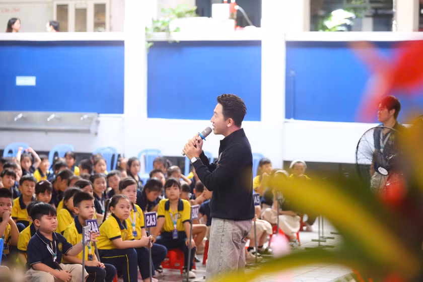 Gần 5.000 học sinh, sinh viên Lâm Đồng hưởng ứng chiến dịch ‘Không Một Mình’ - Ảnh 3.