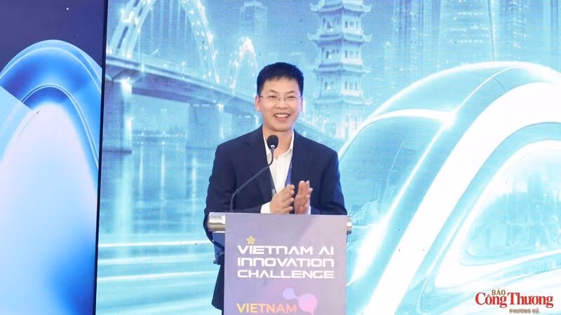 Tiến sĩ Trần Thế Hùng, Nhà đồng sáng lập và Giám đốc điều hành Tổ chức AI for Vietnam phát biểu khai mạc sự kiện.