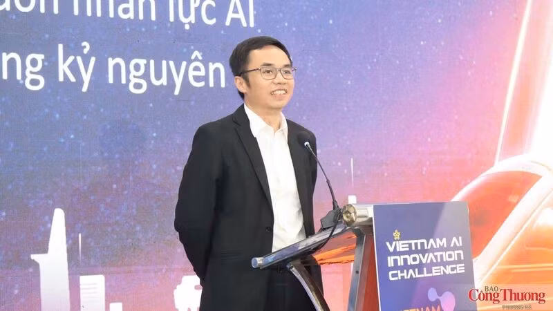 Ông Trương Quốc Anh, Giám đốc Khối Ngân hàng số SHB phát biểu tại sự kiện.