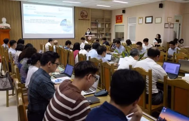Quang cảnh buổi tọa đàm.