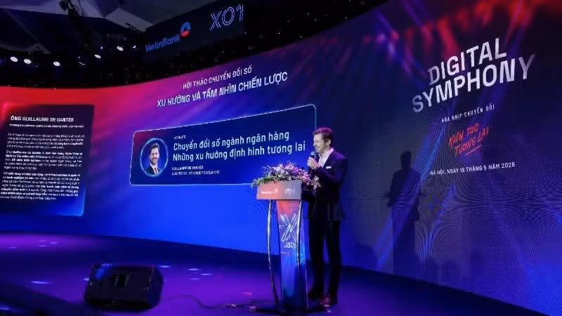Chuyên gia Guillaume de Gantès trình bày keynote về chủ đề: “Chuyển đổi số ngành ngân hàng - Những xu hướng định hình tương lai”