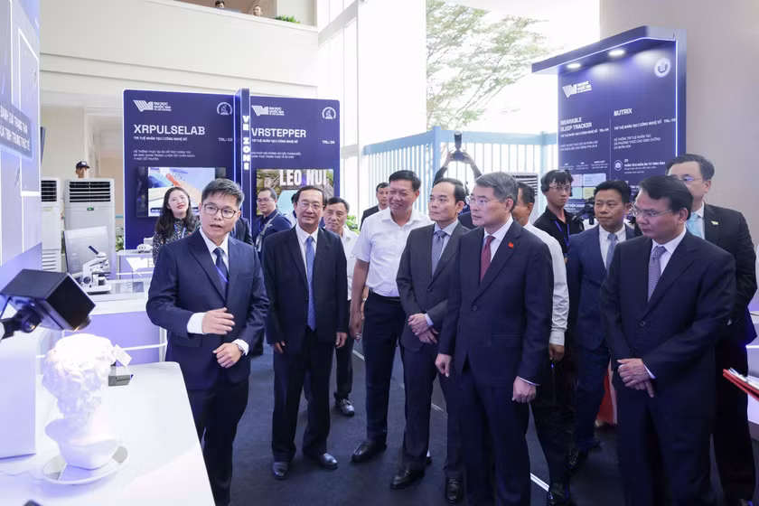 Thủ tướng: Đại học Quốc gia TP.HCM phải xác định công nghệ cần làm chủ, sản phẩm cần tạo ra - Ảnh 3.