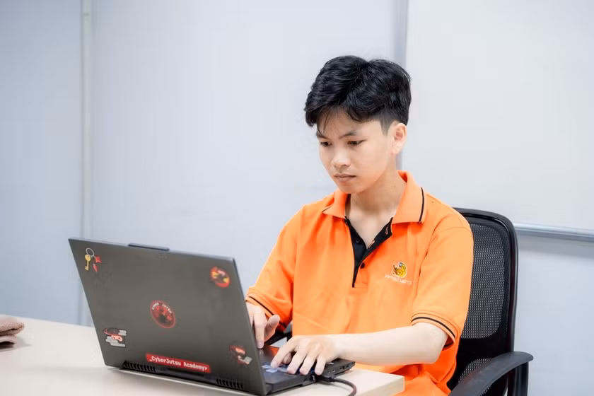 Sinh viên phát hiện 4 lỗ hổng bảo mật được cấp mã quốc tế - 3