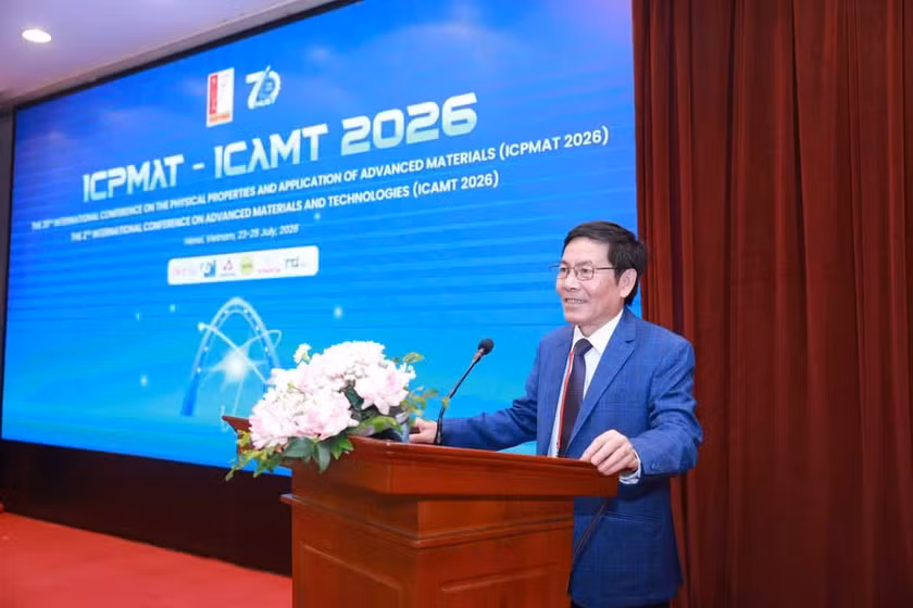 Giáo sư, Tiến sĩ Huỳnh Trung Hải, Hiệu trưởng Trường Vật liệu, Đại học Bách khoa Hà Nội phát biểu khai mạc hội thảo.