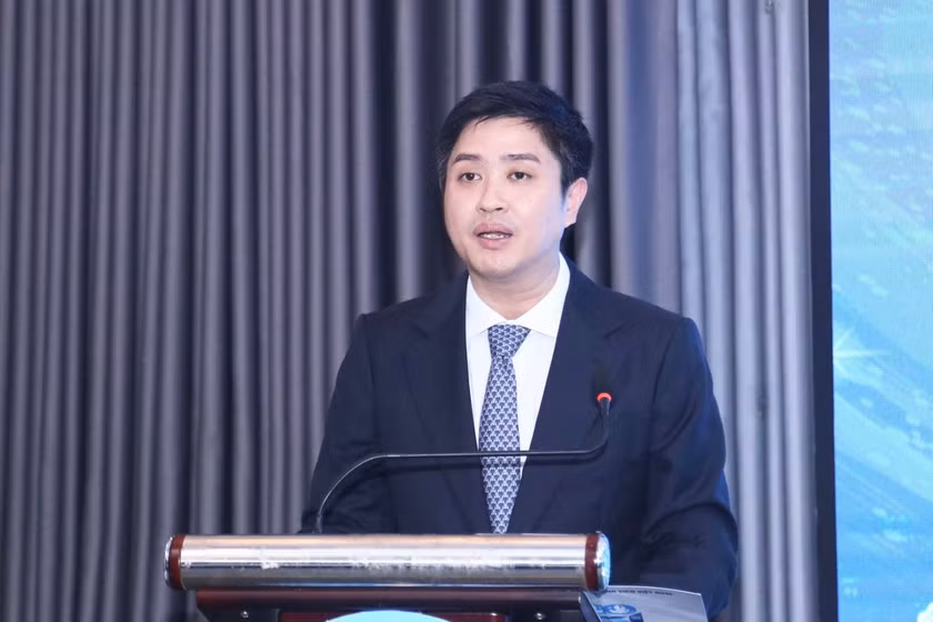 Anh Lâm Tùng - Phó Chủ tịch thường trực T.Ư Hội SVVN phát biểu tại chương trình.