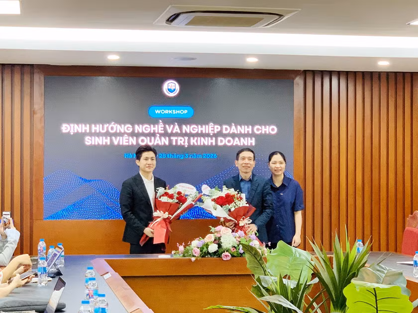 ​[RECAP] CAREER TALK “ĐÓN ĐẦU CHNN TRONG NGÀNH DVLT” & TỔNG KẾT KỲ TTDN T5/2026