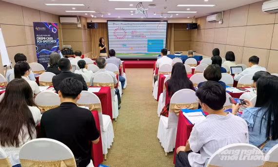 Hội thảo “CRISPR-Cas9 & PCR-SPOTCHECK: Ứng dụng chỉnh sửa gen và chẩn đoán nhanh bệnh trong nông nghiệp” thu hút đông đảo chuyên gia, nhà khoa học và doanh nghiệp lĩnh vực nông nghiệp công nghệ cao tham dự tại Hà Nội. Ảnh: Lê Hoàng Vũ.