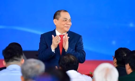 Ông Phạm Nhật Vượng, Chủ tịch Tập đoàn Vingroup, tại lễ khởi công dự án khu đô thị lấn biển Cần Giờ, tháng 4/2025. Ảnh: Thanh Tùng.