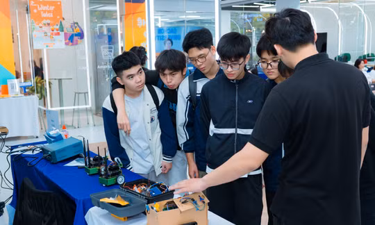 Các bạn trẻ Việt Nam ngày càng quan tâm và tìm hiểu sâu về ngành công nghệ bán dẫn.