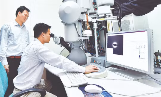 Hoạt động nghiên cứu khoa học tại Đại học Bách khoa Hà Nội. Ảnh NGUYỄN ĐĂNG