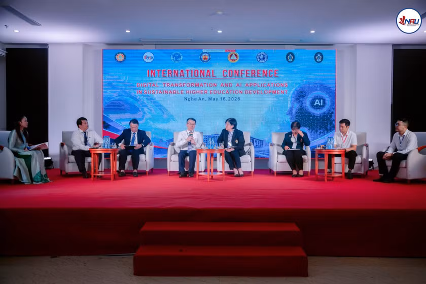 HSV TRƯỜNG ĐẠI HỌC LAO ĐỘNG XÃ HỘI THAM DỰ HỘI THẢO KHQT VỀ CĐS VÀ TTNT